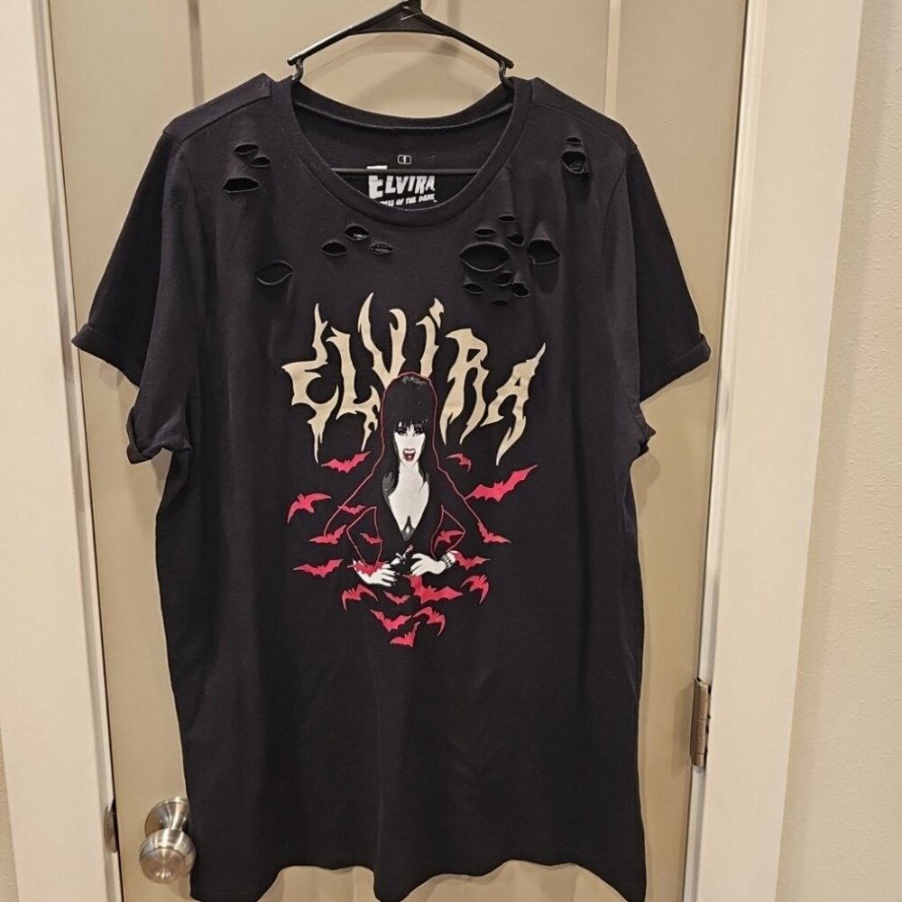 Torrid Elvira Mistress of the Dark Crew Tee T-Shirt Size 1/1X (14/16) Comfy